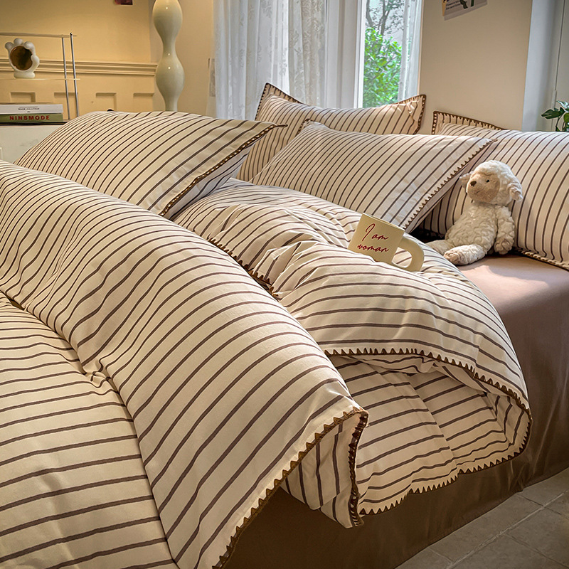 Lana molida junto a conchas a rayas de algodón - Café