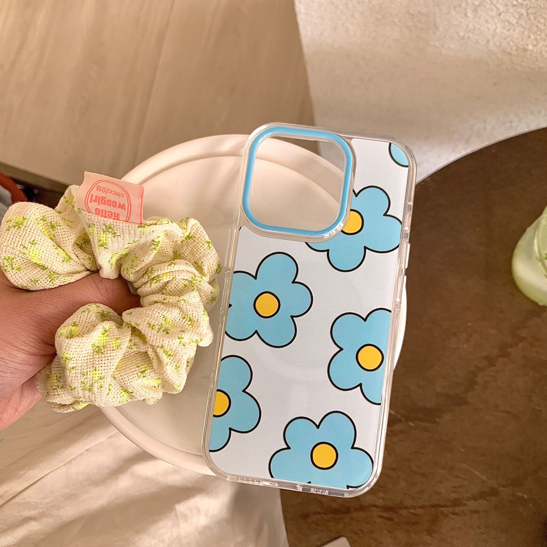 Las nuevas flores azules de nicho son adecuadas para Apple 16ProMax Pareja 15Pro Magnetic 14/13 Funda para teléfono móvil 15PM