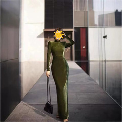 高級感宴會晚禮服絲絨2025新款秋季優雅知性修身顯瘦長高領連衣裙