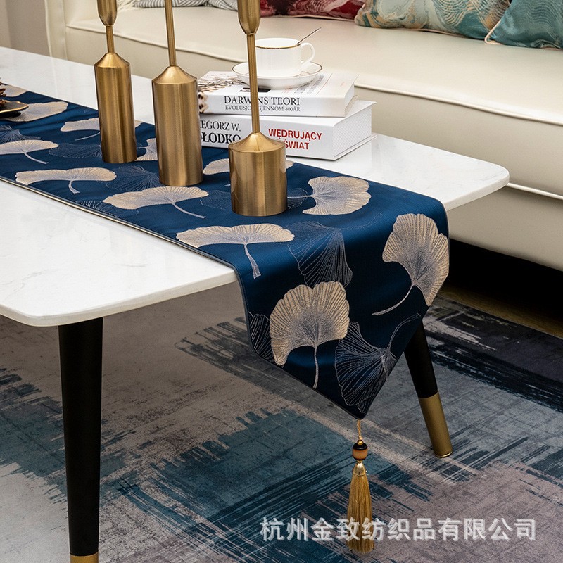 다크 블루 은행 나무 biloba