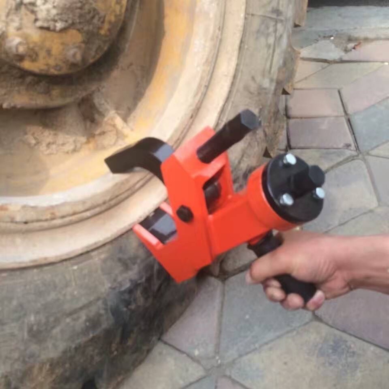 Herramienta portátil para desmontar neumáticos | Dispositivo extractor de llantas móvil con sistema de presión, tipo Bead Breaker