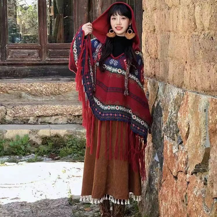 新款旅游度假旅拍民族风连帽披肩女旅行花纹流苏斗篷套头披肩披风