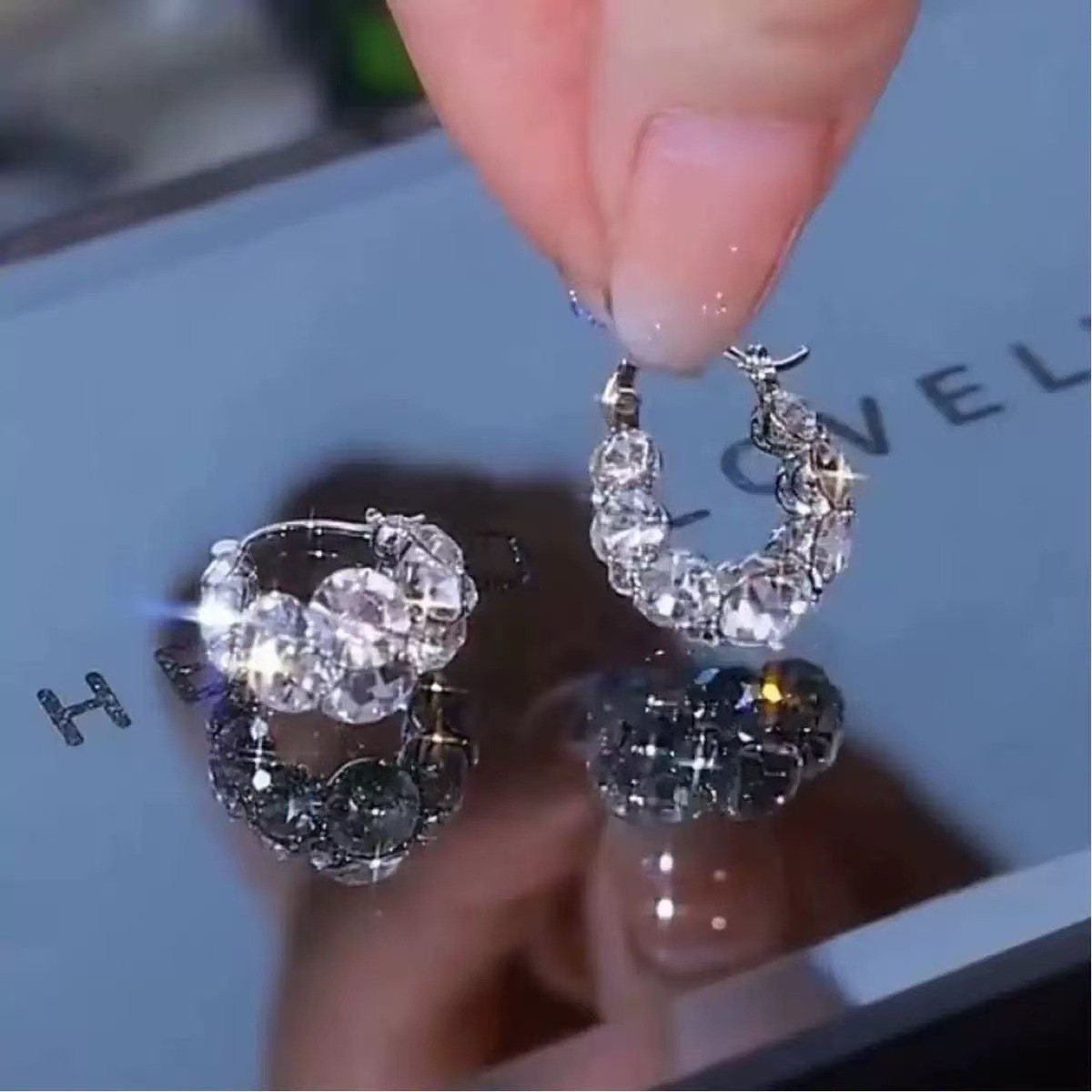 European and American Light Luxury Exquisite Personality Stylish Starry Sky Earrings High-End Earrings Accessories