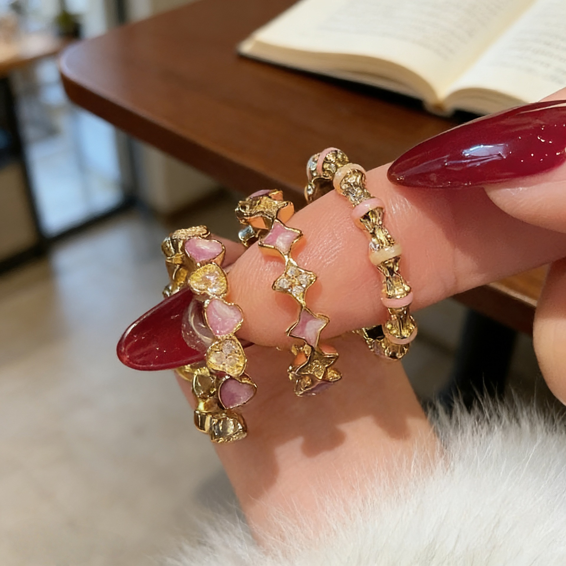 "Purple Glutinous Flower" Creative Sweet Fairy Small Petal Plain Ring for Women, Luxurious and Elegant Niche Garden-Style Girl's Heart Ring