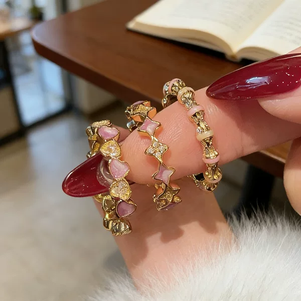 "Purple Glutinous Flower" Creative Sweet Fairy Small Petal Plain Ring for Women, Luxurious and Elegant Niche Garden-Style Girl's Heart Ring