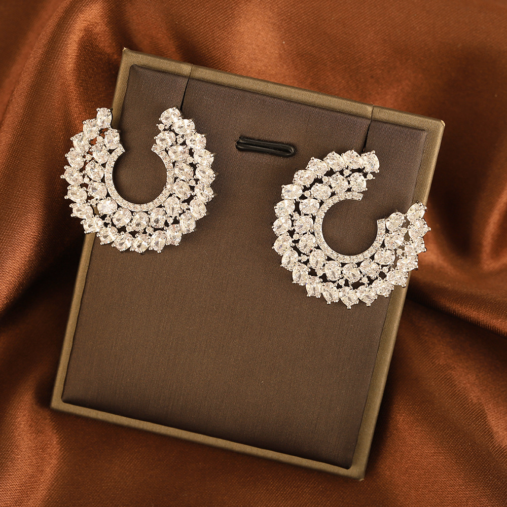 sophisticated fashionable earrings with zircon