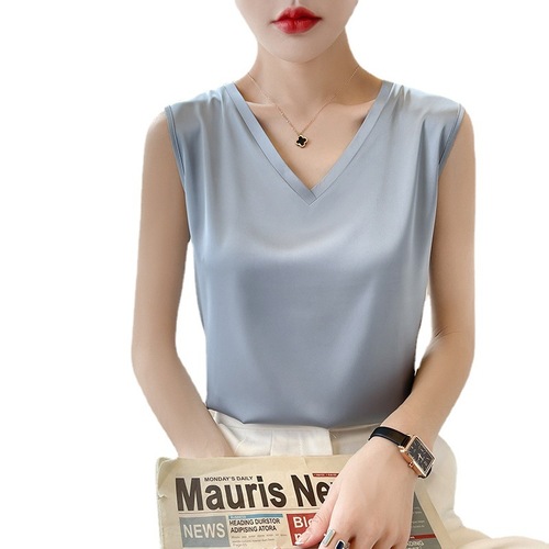 Summer V-neck silk camisole for women with short loose ice silk sleeveless suit bottoming large size camisole for women