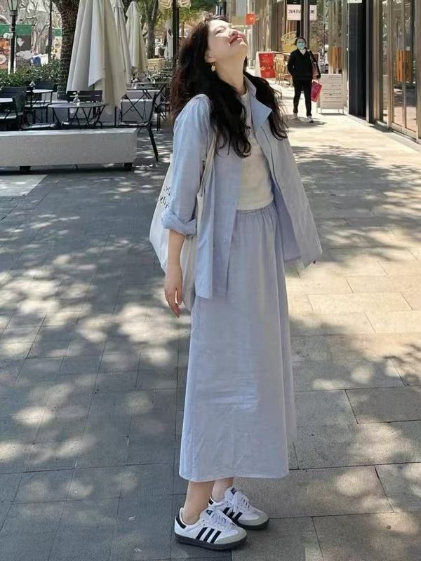香港スタイルのシックなカジュアルスポーツスーツ女性の夏のシンプルで多用途のストライプ日焼け止めシャツルーズロングスカート 2 点セット|undefined