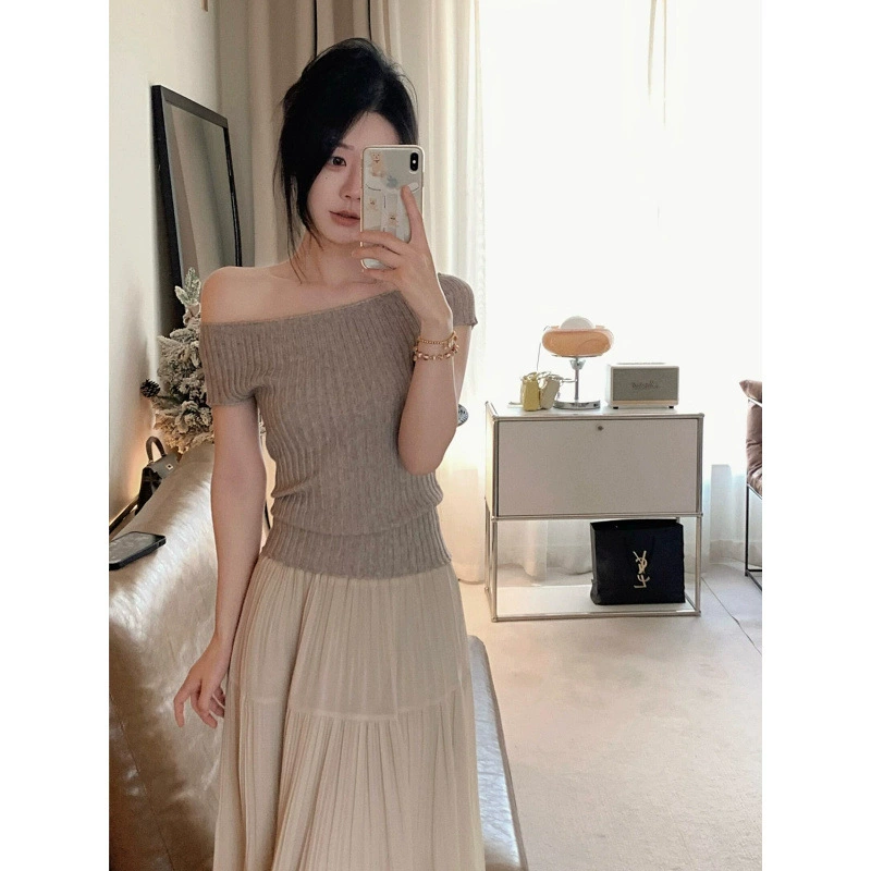 Полный комплект уникальных и красивых топов на одно плечо и длинных юбок в корейском стиле для летней одежды.