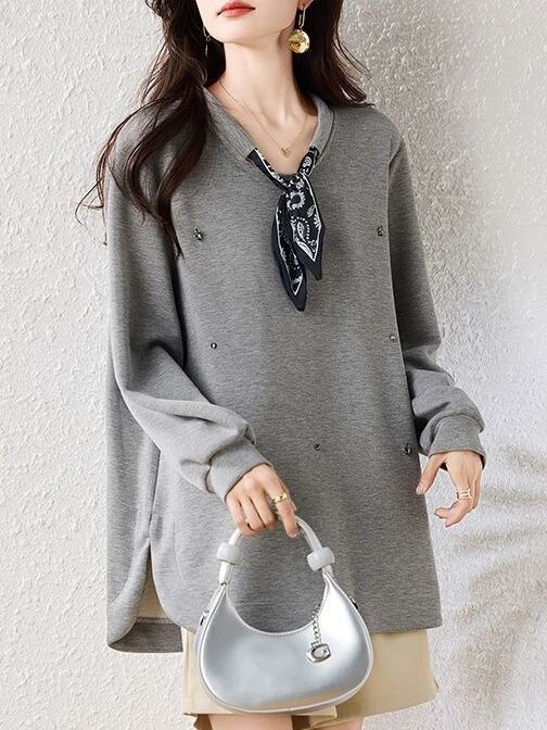 Plus-size stylish gray sweatshirt with rhinestones for women, new autumn 2026 model, loose-fitting, slimming and elegant women's top