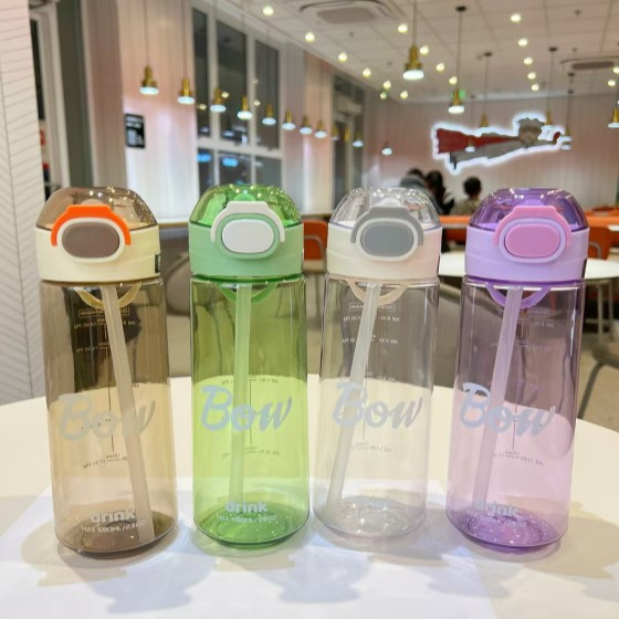 Yitong Taza Espacial simple ecológica estudiantes portátiles de plástico de una sola capa 680ml de gran capacidad con botella de paja al por mayor