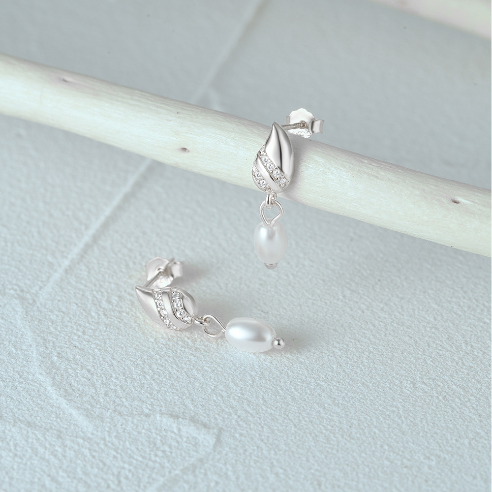 1 Pair Elegant Snowflake Plating Sterling Silver Drop Earrings display picture 42