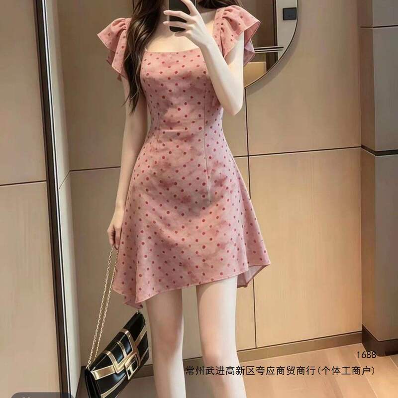 New summer French retro waist-cinching slimming polka dot dress with a stylish and unique design, bodycon and figure-flattering