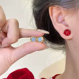 项链;耳环;耳钉