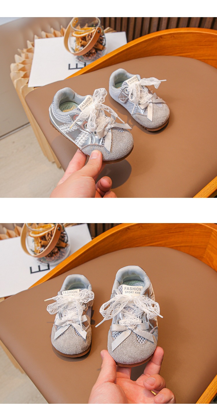 Flick-sneakers i prinsess-stil med rosett och spets som andas_voghion.com