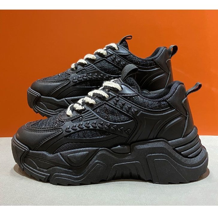 Papá zapatos mujer ins marea primavera 2025 nuevos zapatos de mujer de suela gruesa transpirables zapatos casuales blancos deportivos de todo fósforo