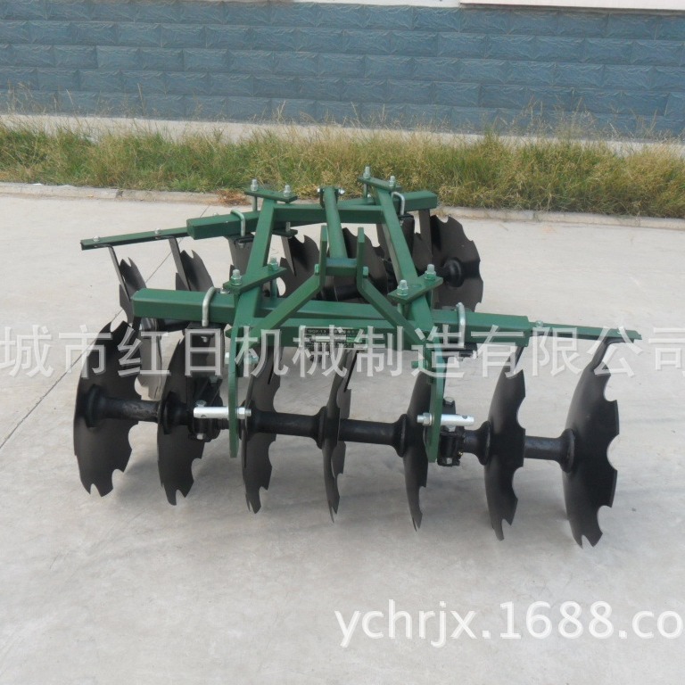 红日圆盘耙   轻型圆盘耙    小型圆盘耙    圆盘耙工作视频