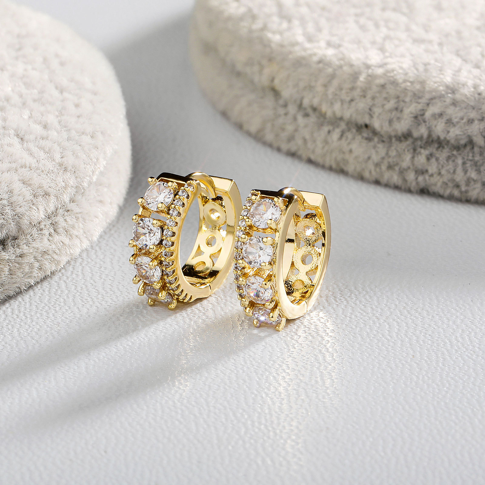 Copper trend earrings hip-hop style with zircon