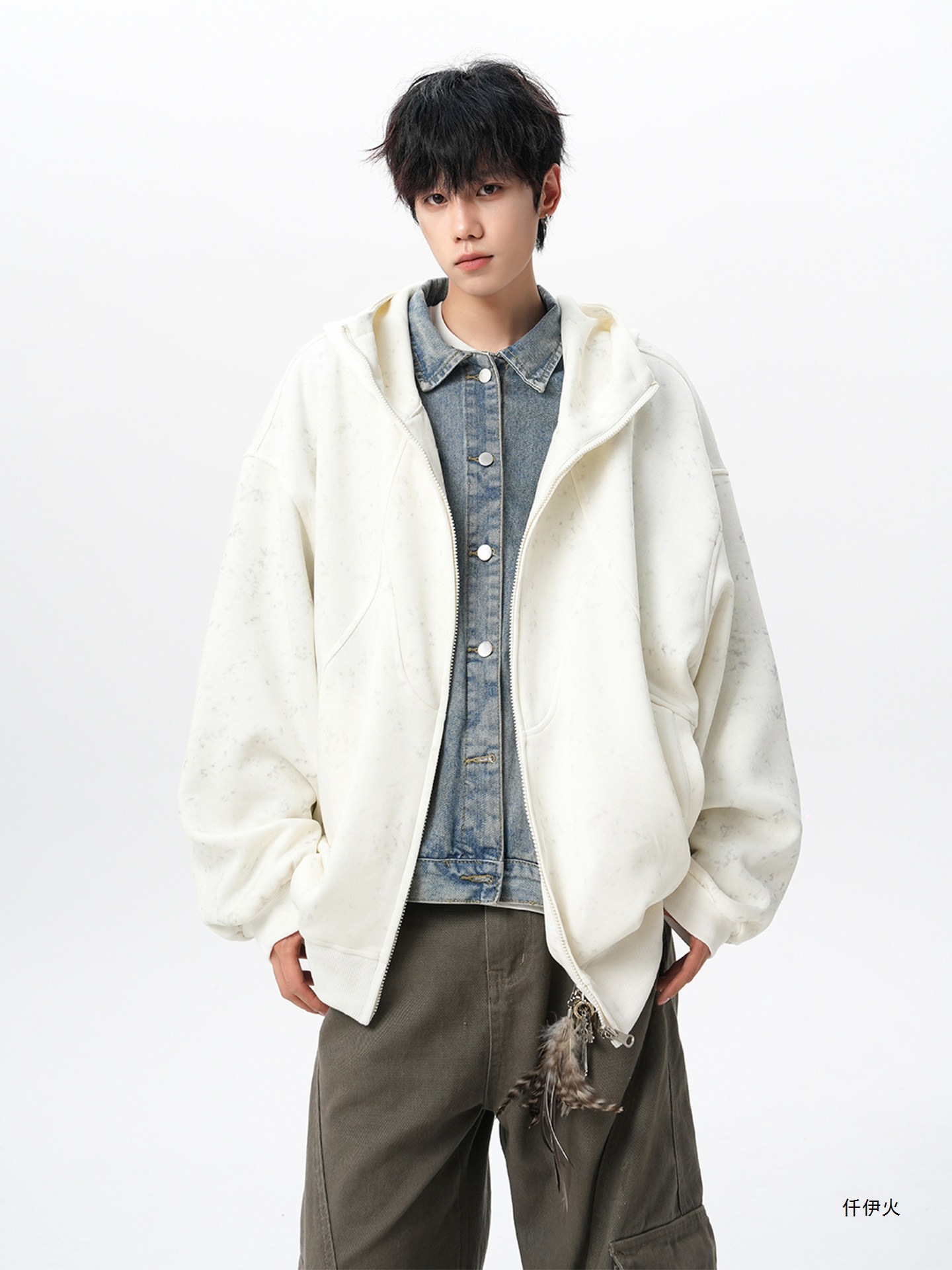 Heavyweight oversized gray hoodie jacket, relaxed fit, American style, cool and stylish, men's