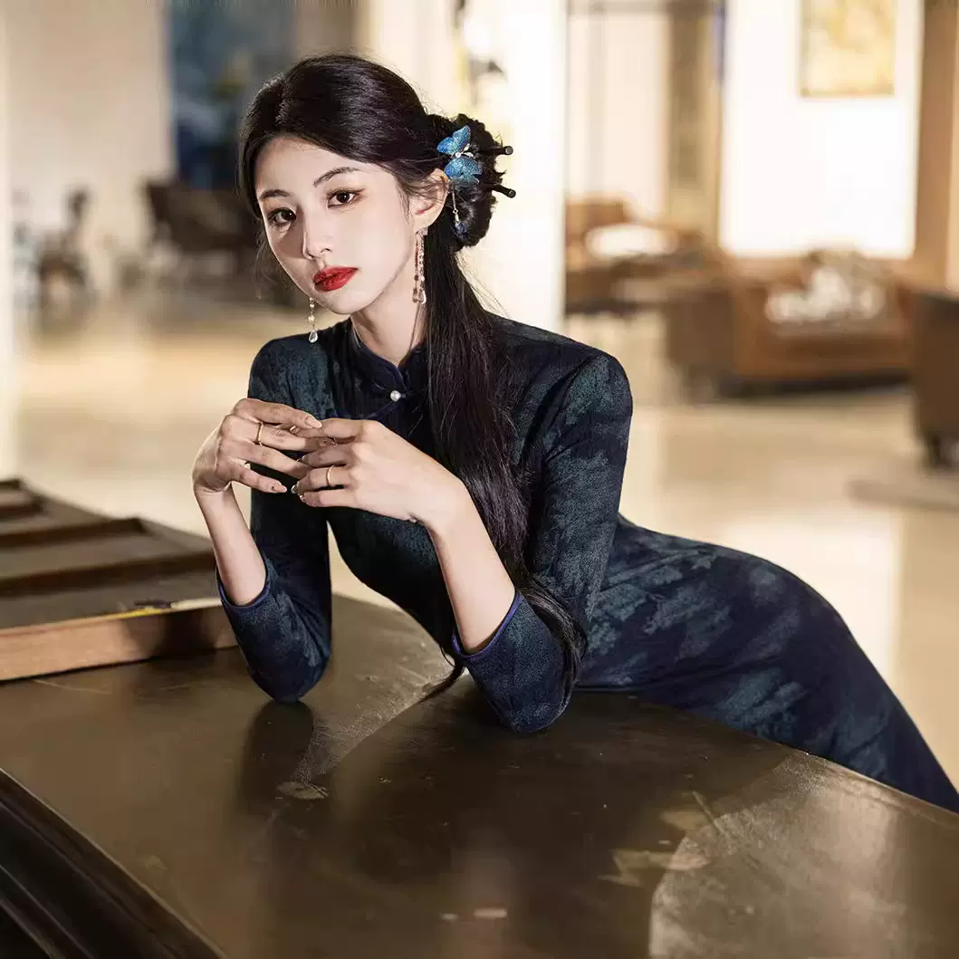 2024年秋季新款貂绒提花旗袍年轻款少女复古日常改良长款连衣裙