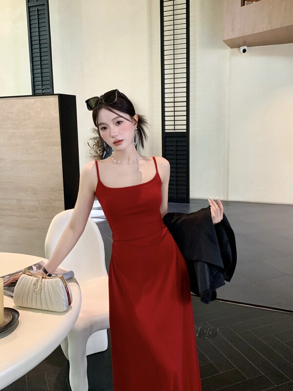 夏日百搭氛围感后背拧结设计褶皱收腰显瘦可拆卸杯吊带连衣裙|undefined