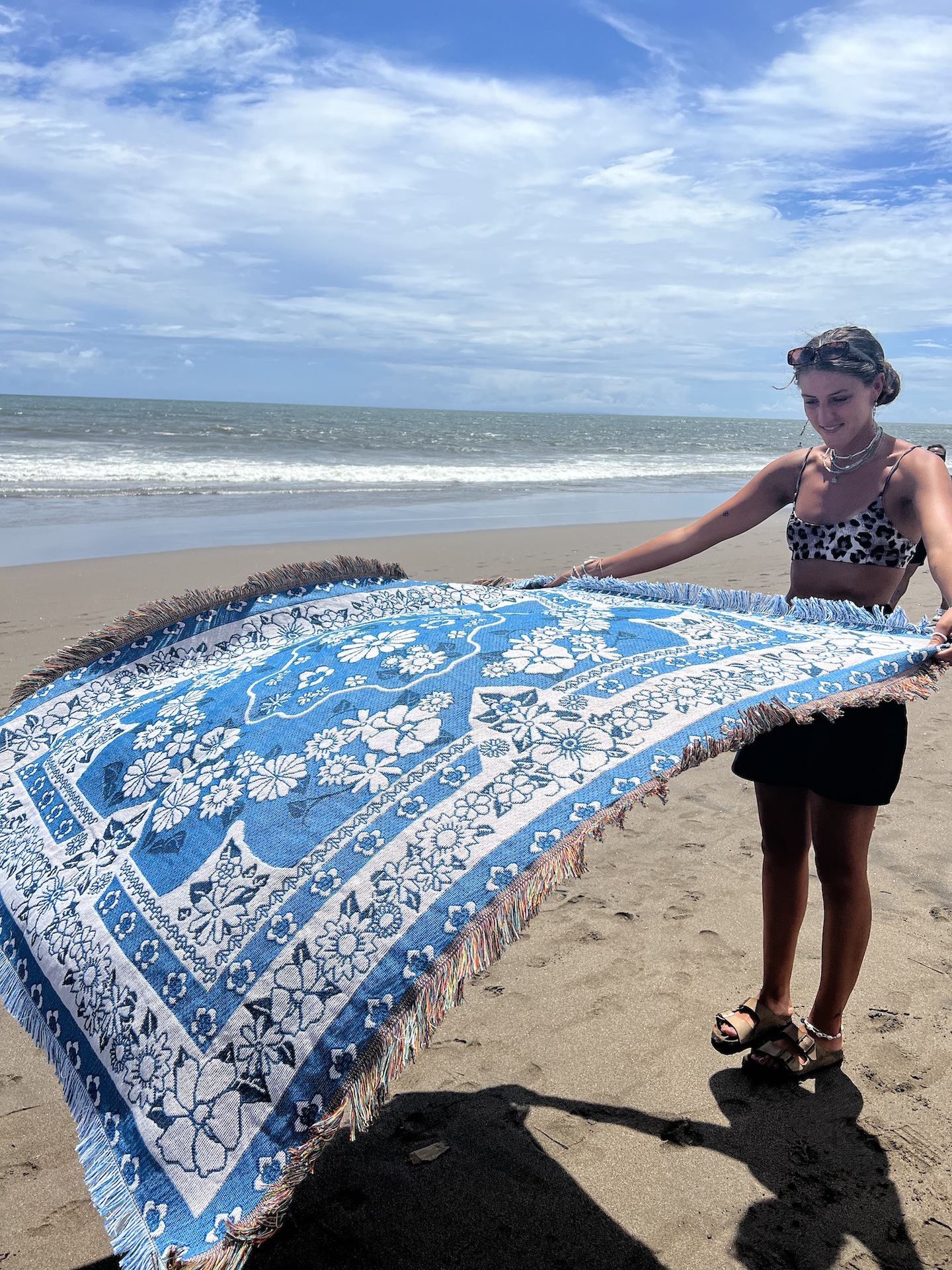 Australian artistic and leisure blanket, sofa blanket, beach towel, outdoor RV cover blanket, flower artistic and_voghion.com