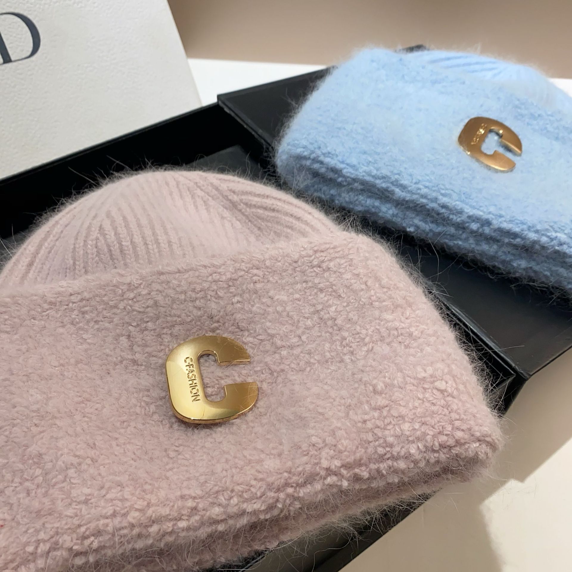 Originelles Design, neue, vergrößerte, verdickte Strickmütze aus Kaninchenhaar, C-Buchstabe, kalter Winter, warmer winddichter Gehörschutz im Freien_voghion.com