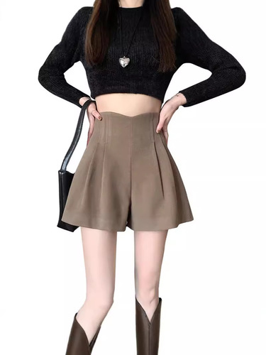 Wear wide-leg black autumn woolen a-line new style boots and pants, small man, high-waist loose casual shorts, women's base