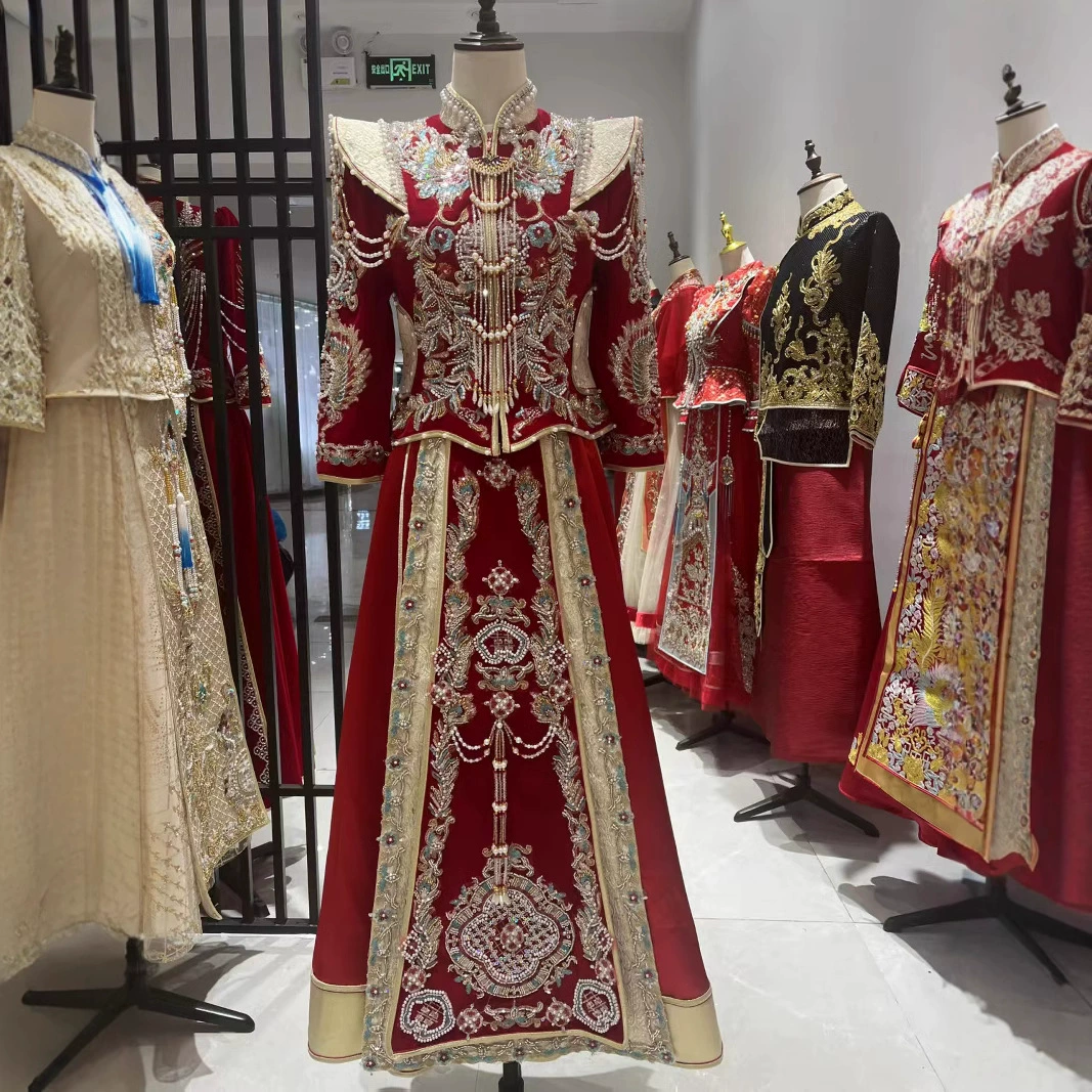 Китайский свадебный костюм Сюхэ