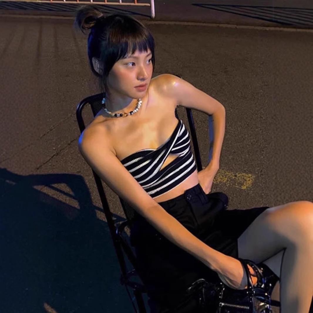 跨境欧美风2025速卖通夏季新款女装街头时尚条纹性感胸束超短背心