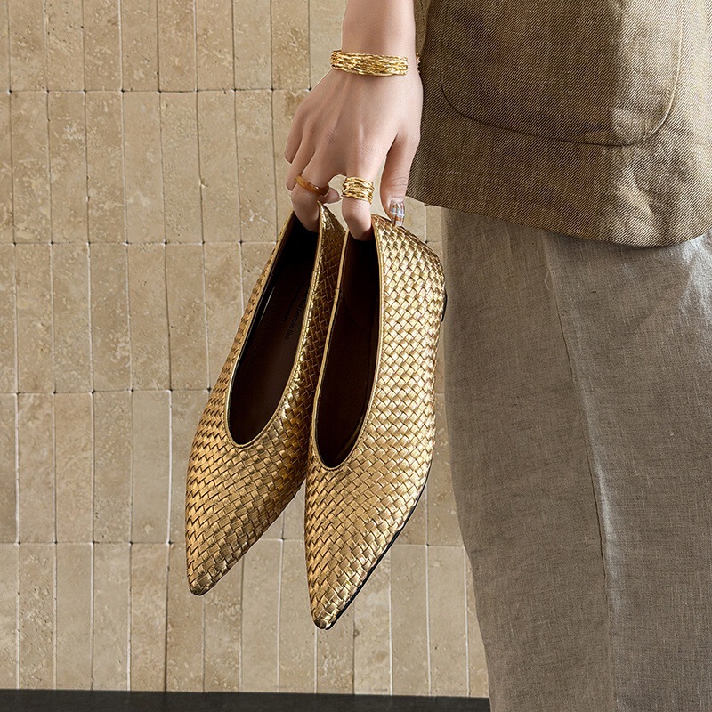 Gilded Haier Street! Retro Artistic Style Genuine Leather Handmade Women's Shoes, Woven Cowhide Low-Heeled Pointed-Toe Flats