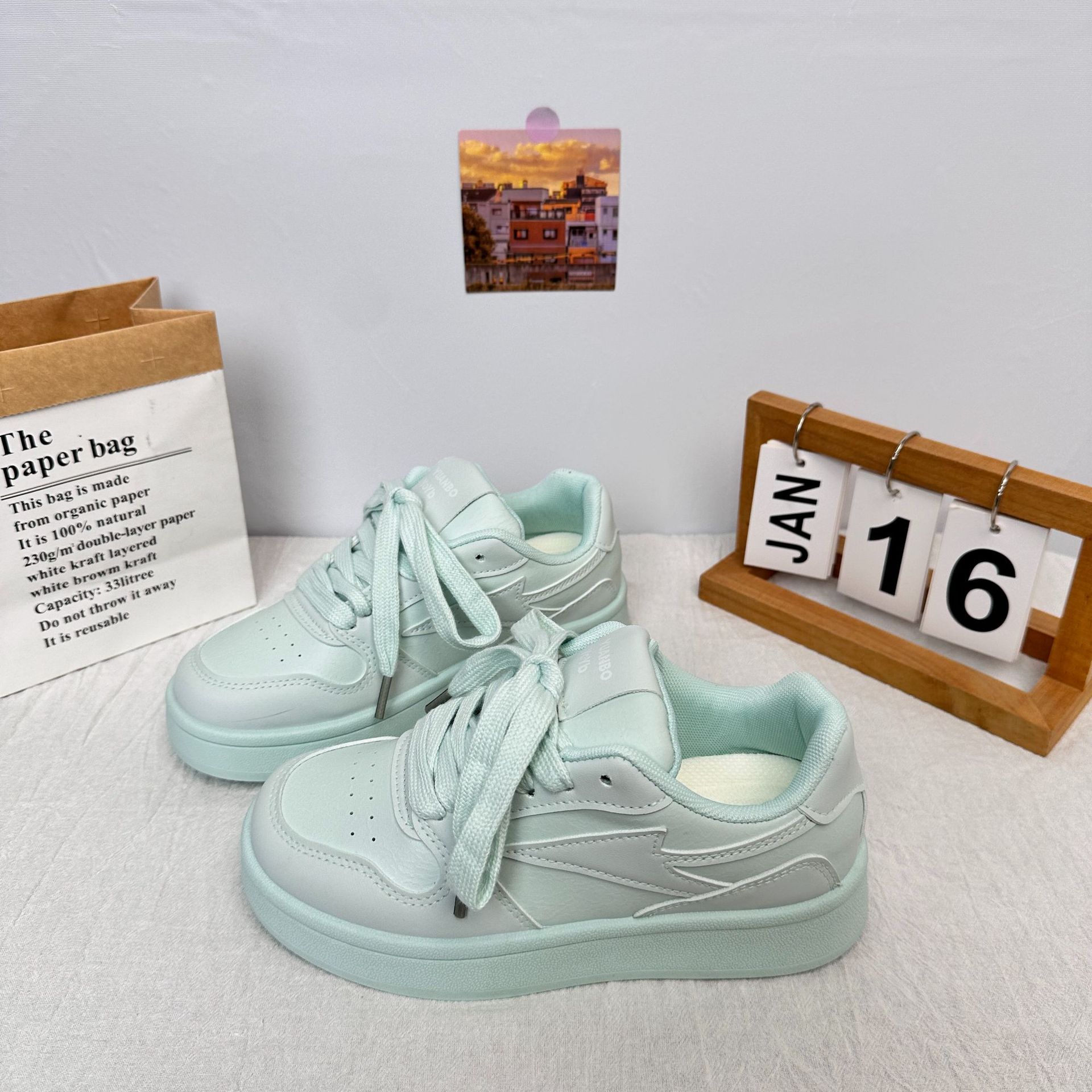 Yuanbo 2025 primavera y verano simple color sólido moda plataforma todo fósforo zapatos blancos zapatos de lona casuales de moda ins para mujer image 4