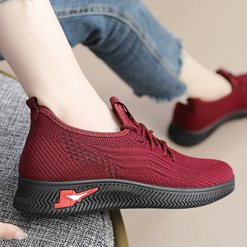 Old Beijing cloth shoes for women in spring and autumn low heels for women in women's shoes breathable and versatile middle-aged and elderly walking shoes manufacturer one-piece delivery