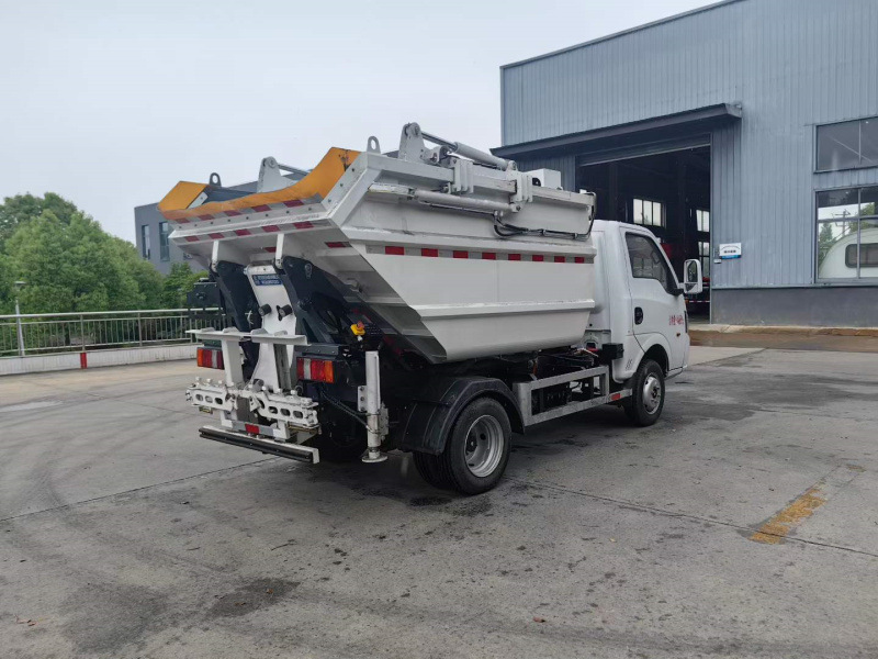 Dongfeng pure electric self-loading garbage truck, 4-cubic-meter trash bin, leak-proof garbage collection and disposal vehicle