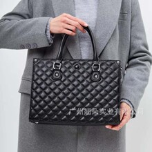 ����Ů����ާܧ��¿�浥������ʱ�и����������Ҹ��Ů���ذ�