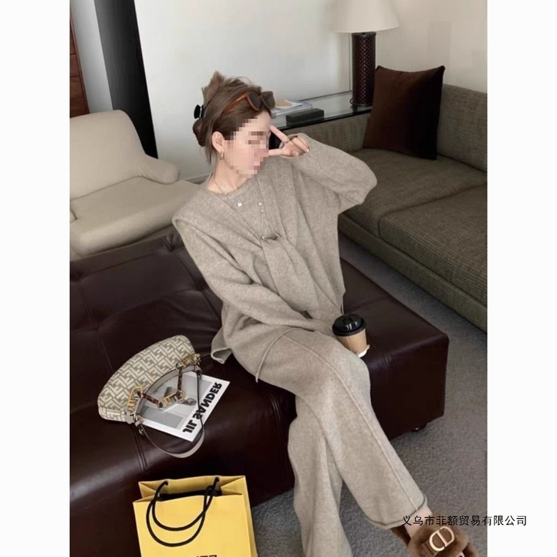 秋冬新款宽松显瘦套头针织套装女2025年直筒阔腿长裤纯色三件套潮|undefined