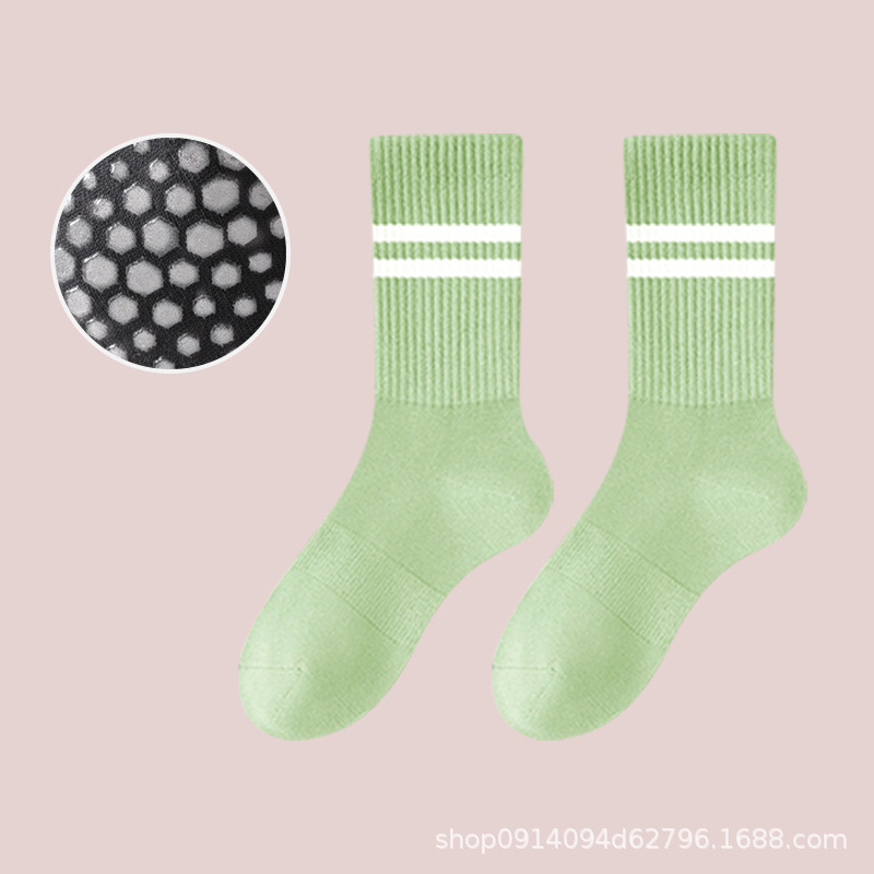 Calcetines de yoga nuevos de otoño para mujer, calcetines de algodón hasta la pantorrilla, calcetines deportivos de tubo medio corto con silicona antideslizante, calcetines de suelo blancos y negros