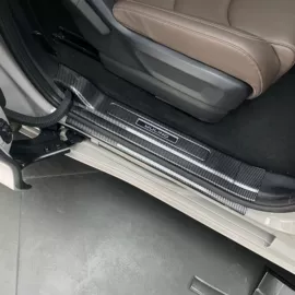 脚踏板;其他汽车外饰