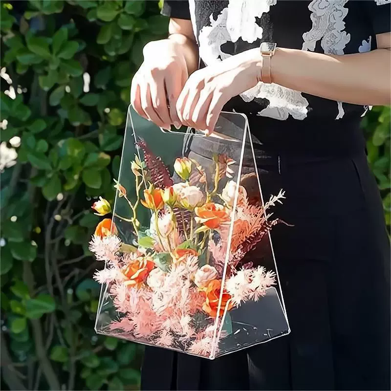 Transparent acrylic handheld gift box, storage box for St. Valentine's Day