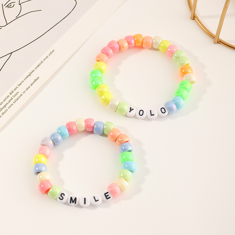 Pulseras Infantiles De Dos Piezas Con Letras De Resina De Colores Simples display picture 3