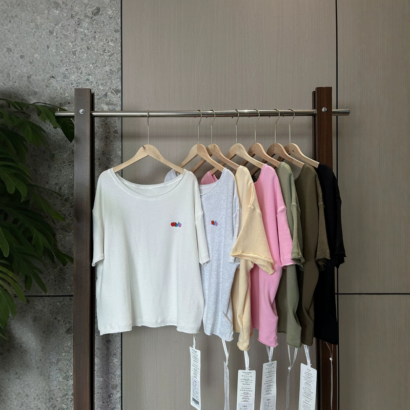 Amv French-Style Lazy Three-Piece Set Made of Pure Cotton, Soft Terry Cotton, Wide-Neck Short-Sleeve Top, Wide-Leg Pants, Shorts, and Sweatshirt Set Amv French-Style Lazy Three-Piece Set Made of Pure Cotton, Soft Terry Cotton, Wide-Neck Short-Sleeve Top, Wide-Leg Pants, Shorts, and Sweatshirt Set