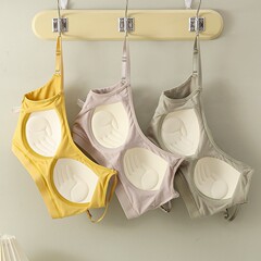 美背一体式固定カップのブラジャーと背中のストラップ