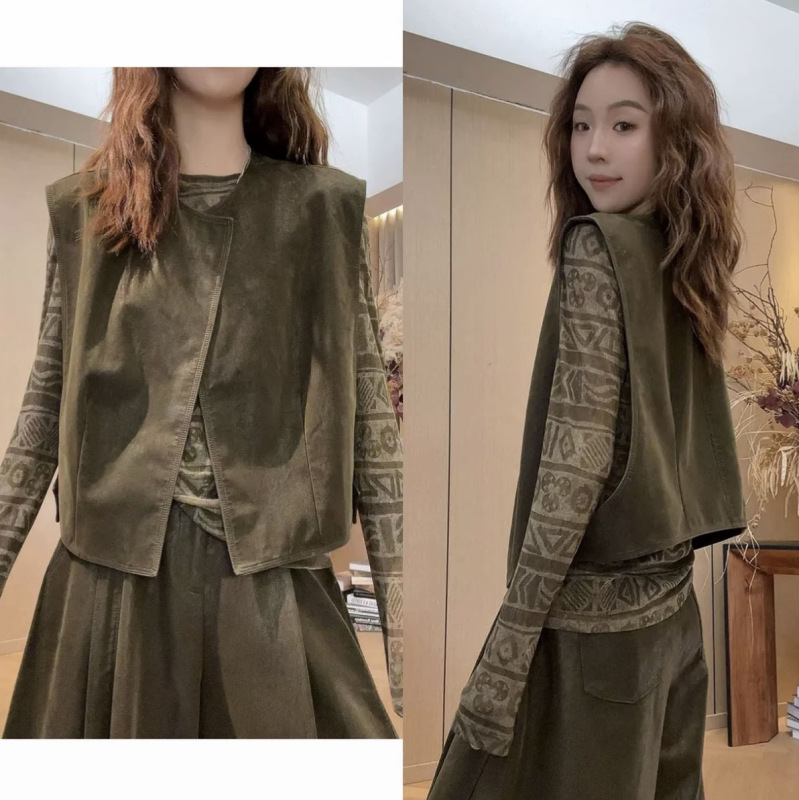 Korean Dongdaemun early autumn new design commuter solid color fashionable versatile slimming olive green leather vest top Korean Dongdaemun early autumn new design commuter solid color fashionable versatile slimming olive green leather vest top