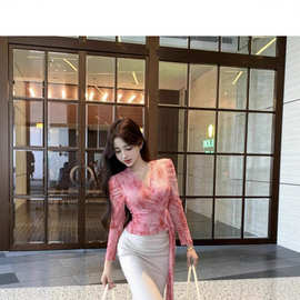 秋季红色网纱v领上衣女收腰短款绑带设计感小众法式轻熟气质性感