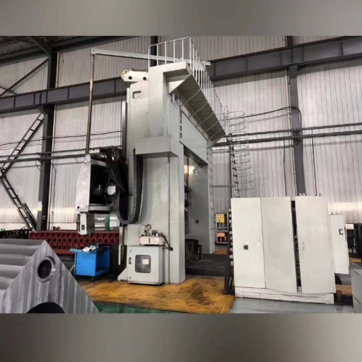 出售新瑞2.5X8米龙门镗铣床。门宽3.3米，z轴行程1米