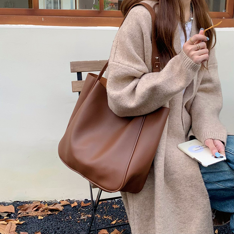 Darong women's bag 2023 new fashionable retro work commuter tote bag, niche single shoulder armpit bag versatile_voghion.com