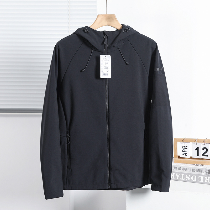 Nordic city outdoor! Windproof and waterproof! Autumn and winter men's foreign trade plus velvet soft shell hooded jacket_voghion.com