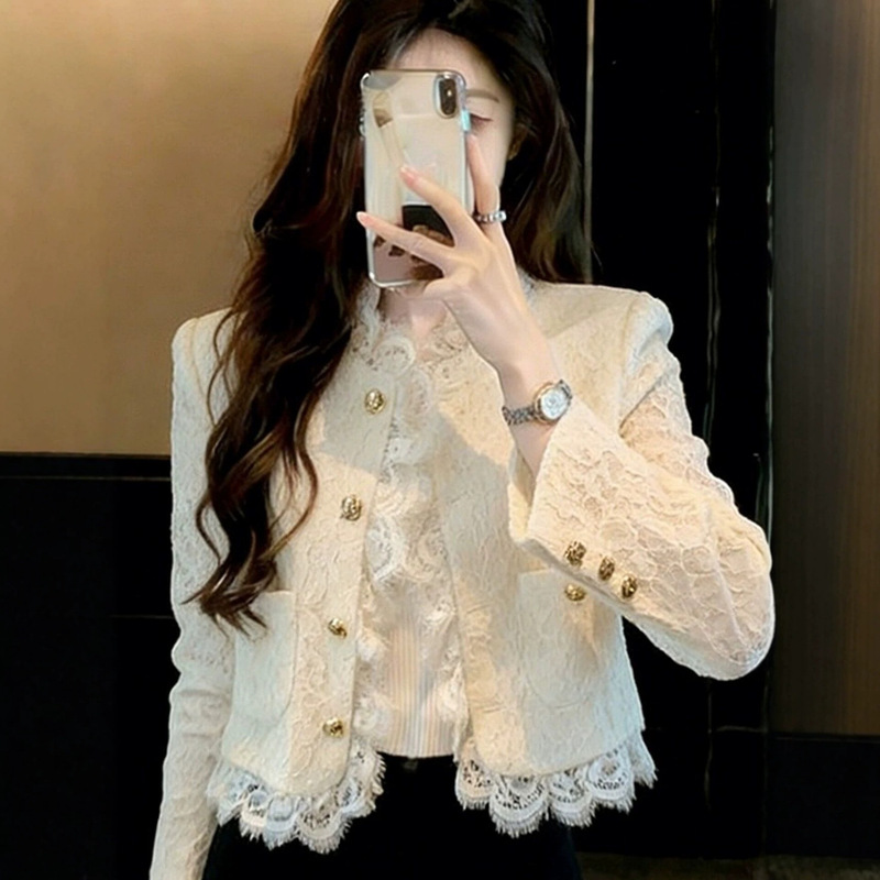 Off-white lace jacket, 2026 autumn new collection, elegant and sophisticated, with a French-style fitted design, a stunning piece for women