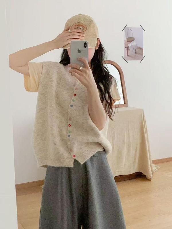 早秋新款复古彩色扣针织马甲女韩系慵懒风无袖毛衣背心叠穿外搭潮|undefined