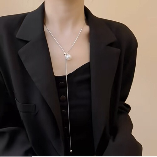 Pearl Necklace Women's Light Luxury Niche New Necklace Long Clavicle Sweater Chain Attractive Accessories